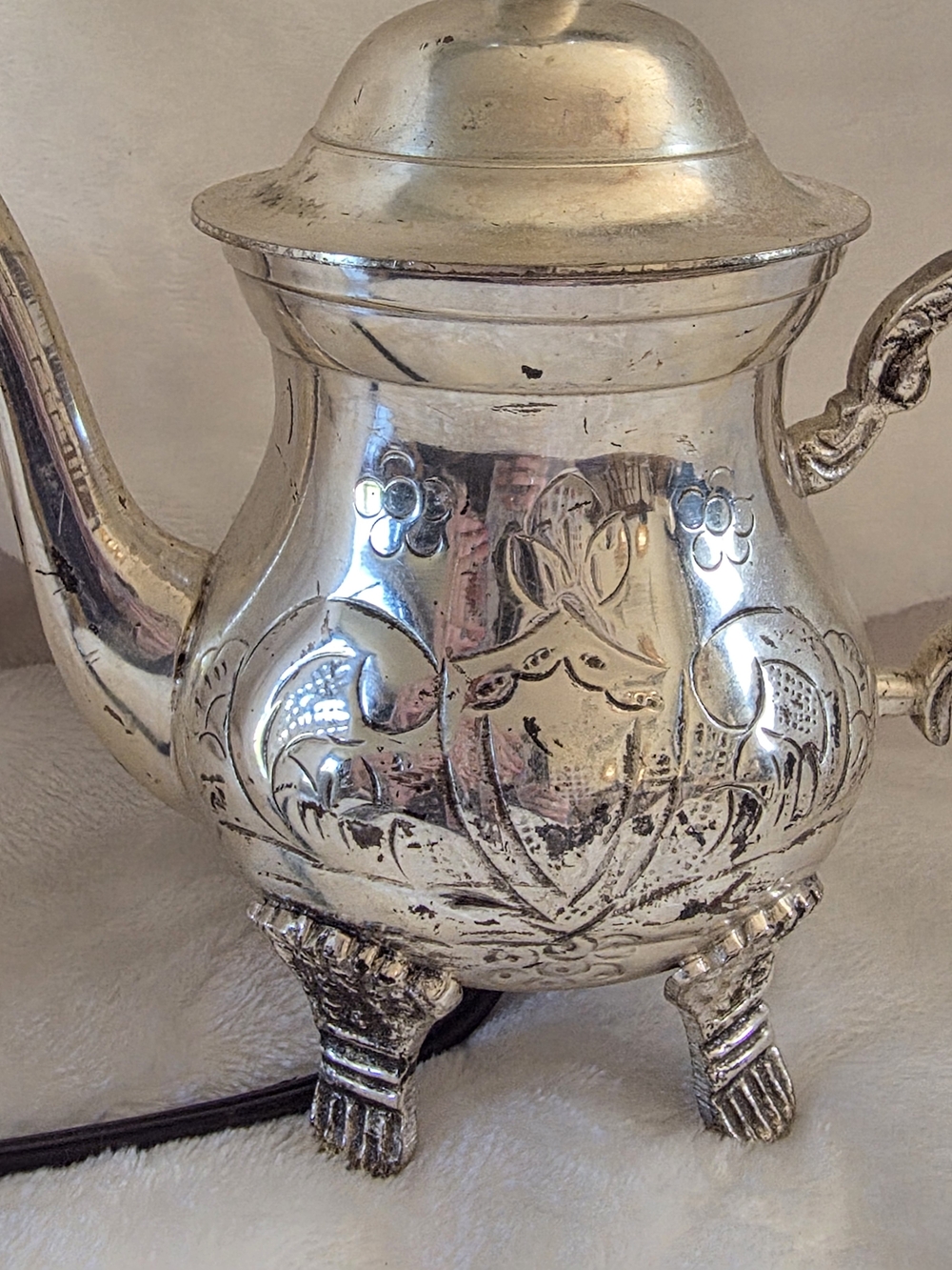 Vintage Silver Plated Teapot Lamp, Made in India, Engraved Etched Teapot Lamp - Picture 6 of 11